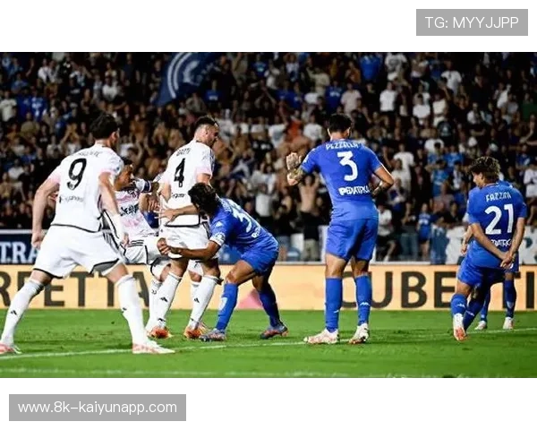 奥巴梅扬助攻维阿小角度爆射，马赛锁定胜局