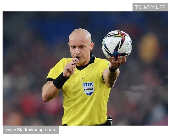 摩纳哥vs里尔争议判罚：VAR介入取消点球引主帅抗议